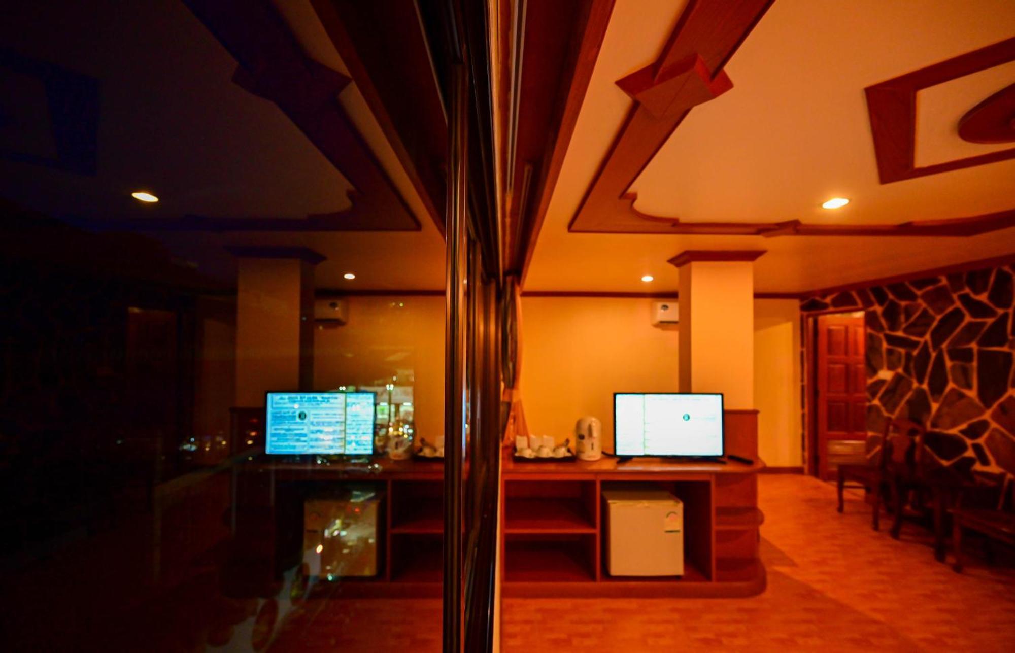 Tiger Complex Hotel Patong Exterior photo