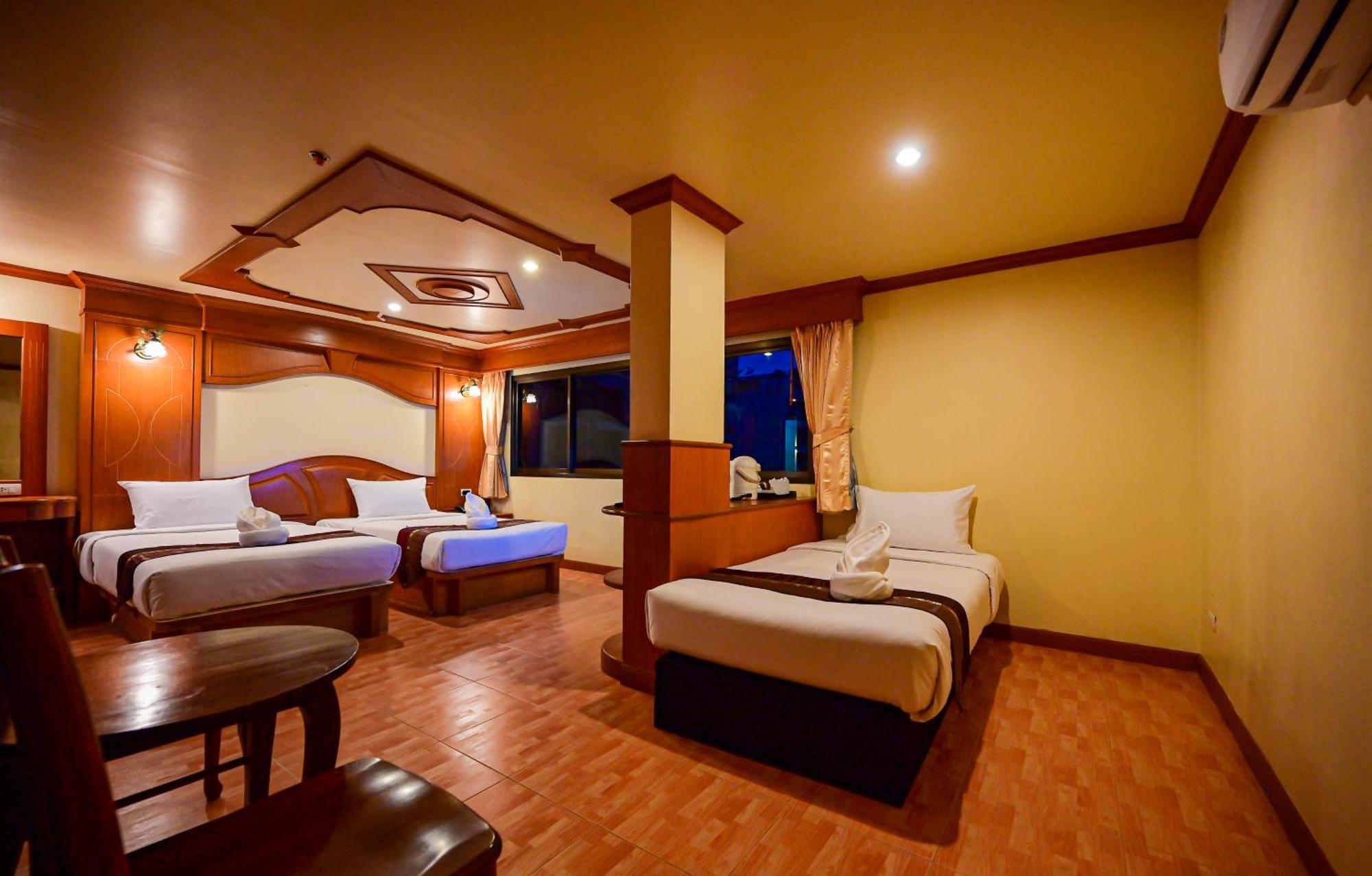 Tiger Complex Hotel Patong Exterior photo