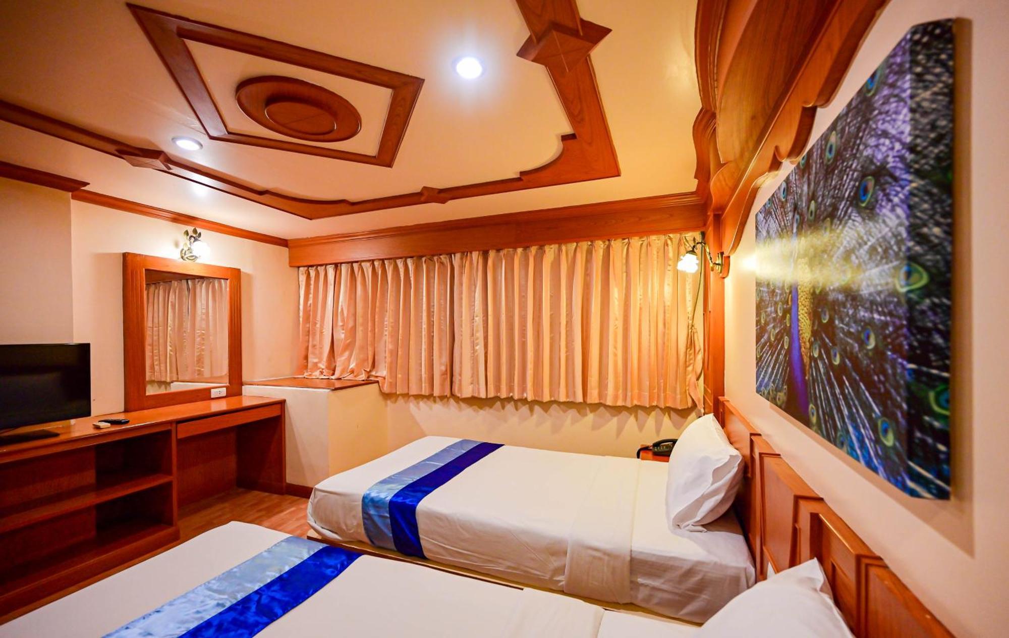 Tiger Complex Hotel Patong Exterior photo