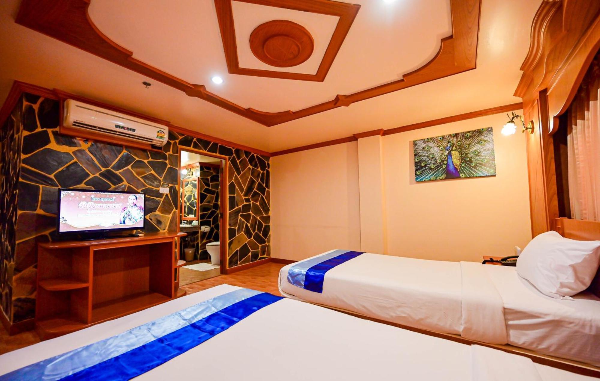Tiger Complex Hotel Patong Exterior photo